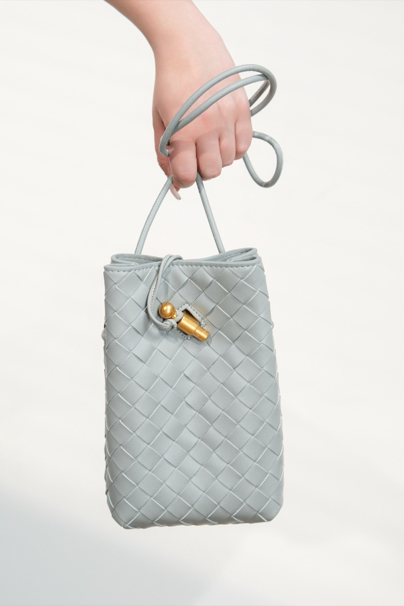 Чанта mini weave grey