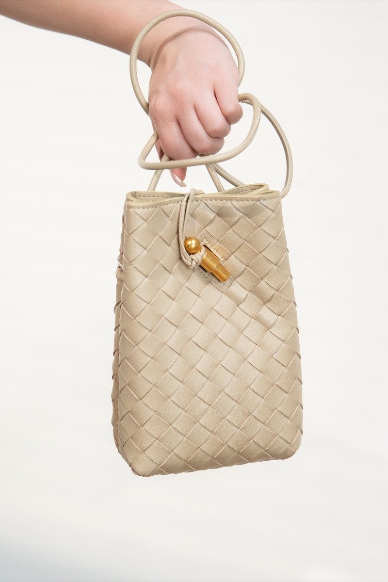 Чанта mini weave ecru