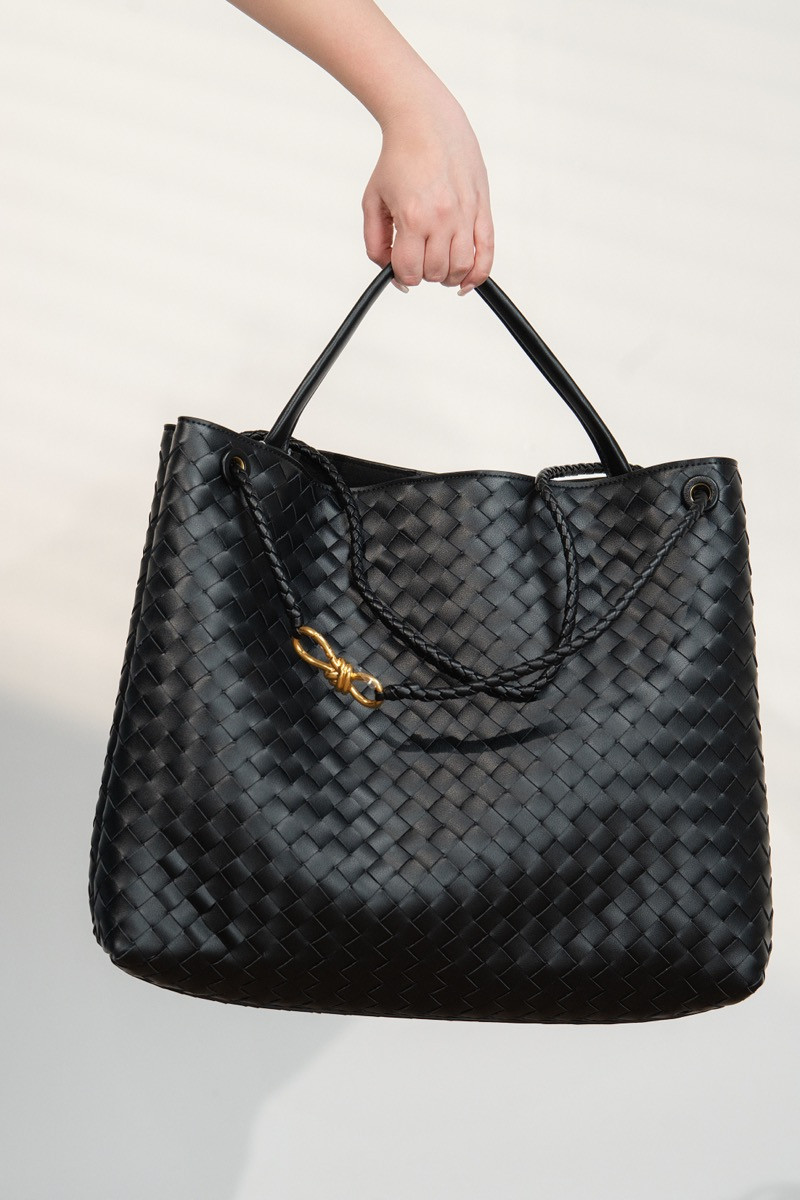 Чанта black weave