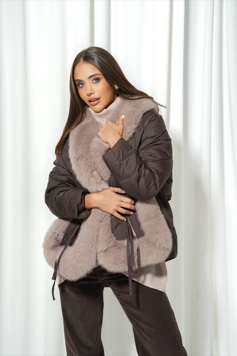 Яке brown fox luxe